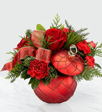 THE FTD® CHRISTMAS MAGIC™ BOUQUET 18-C5