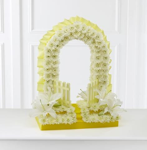 The FTD Gates Ajar Tribute (S48-4558)