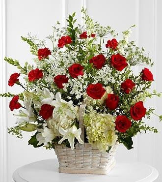 The FTD® In Loving Memory™ Arrangement