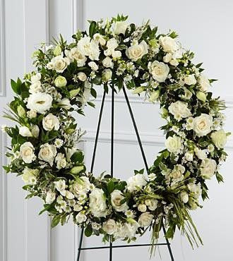 The FTD Splendor Wreath